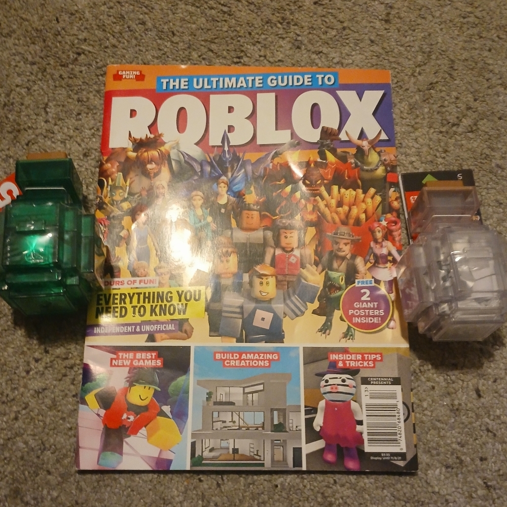 NEW 104 PG. ULTIMATE GUIDE Roblox Magazine +2 Posters & 2 Mystery Figures/Slime